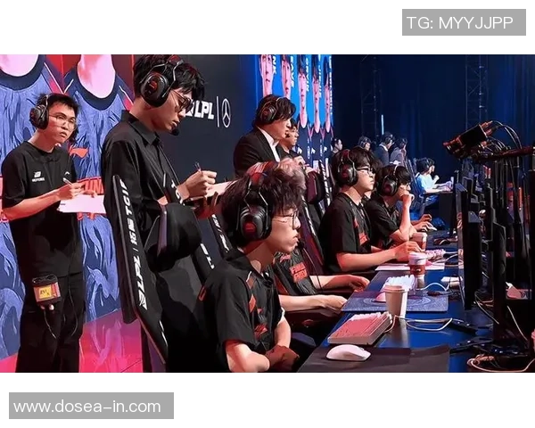 FPX战队反击之路的得失分析与未来展望