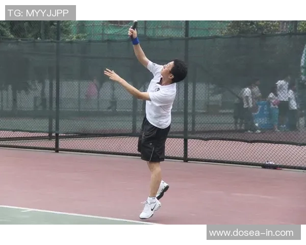 杨伟谈网球生涯：从青涩少年到职业选手的心路历程回顾